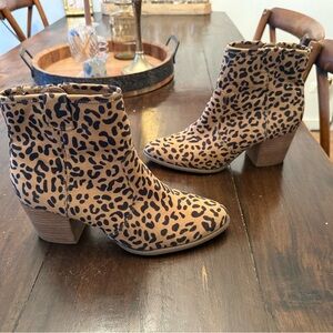 Carlos Leopard Print Ankle Boots 9.5
